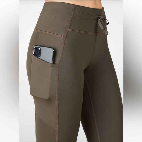 Fabletics Leggings Mid-Rise Ultracool Shine-Panel 7/8 in Army Green Size XS - Picture 2 of 6